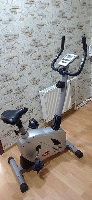 velosiped satisi quba: Velotrenajor əla vəziyyətdədir. Sürət, ağırlıq tənzimləməsi ilə. Ekran — 2