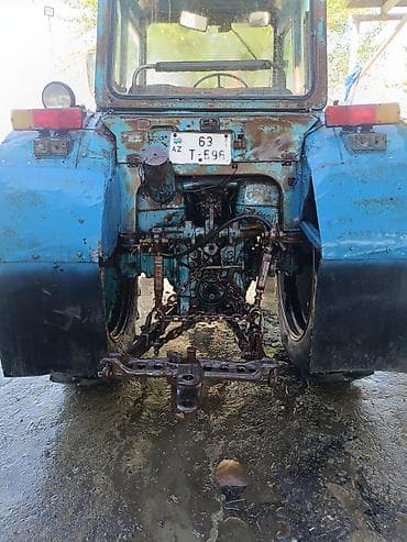 kafe avadanligi: Mavi rəngli tək kabinəli MTZ tipli traktor. Texniki xüsusiyyətlər və — 2