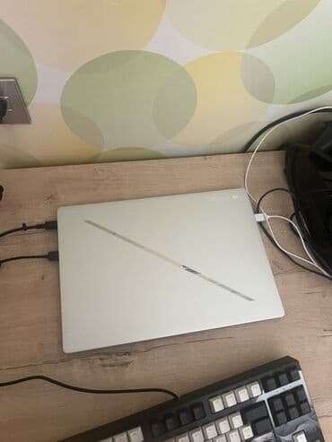 Kompüter və noutbuk aksesuarları: AMD A9, 16 " — 2