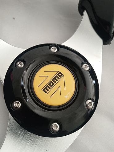 21011 vaz: Avtomobil üçün idman sükanı - Dizayn: 3-şüalı, mərkəzdə sarı loqolu — 5