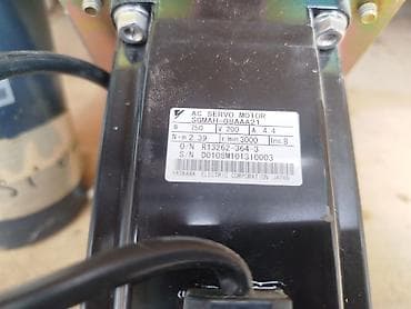 Santexnika: Yaskawa AC Servo Motor SGMGH-08AAA21 + Oriental Motor AC Magnetic — 1