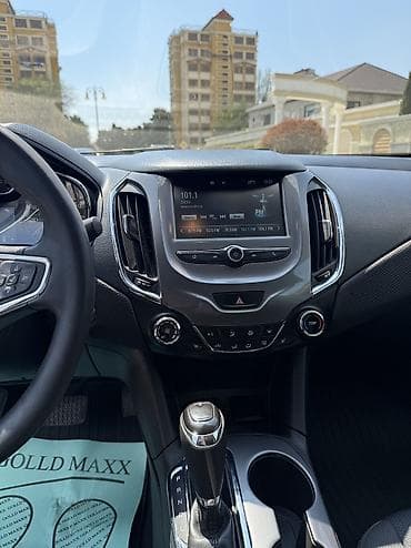 gence masin kredit: Chevrolet Cruze: 1.4 l | 2016 il 239000 km Sedan — 1