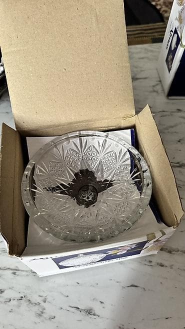 Şirniyyat qabı – qapaqlı, şüşə/kristal naxışlı dizayn. Xüsusiyyətlər — 5