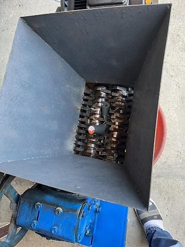 İstehsal avadanlığı: İkioxlu sənaye doğrayıcı (shredder) – plastik və digər bərk — 1