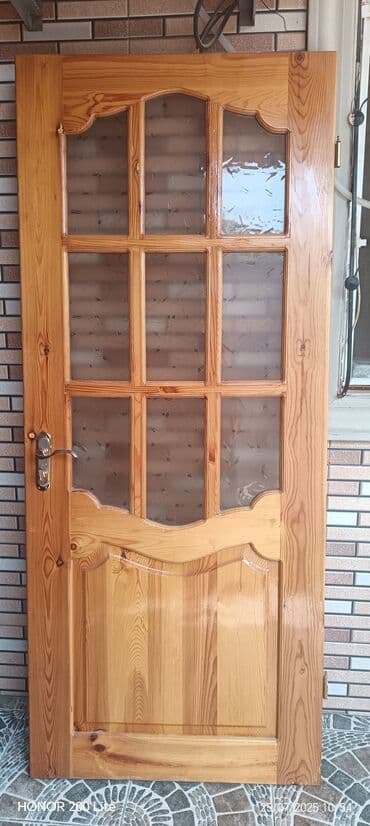 taxta evlər: Şüşəli taxta qapı ev, ofis və ya digər otaqlar üçün uyğundur. Qapı — 5