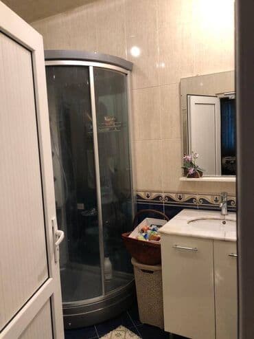 keşle kiraye: 8 noyabr metrosunun yaxınlığında Hərbi Hospitala yaxin yerləşən 17 — 3