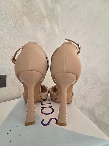 daban catlarina care: Zərif qadın yüksək daban ayakkabısı - Rəng: bej/nude - Model: sivri — 2