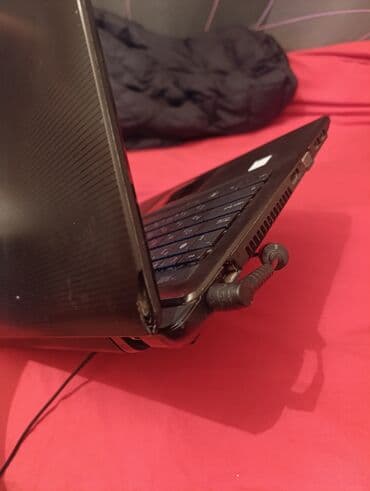 Kompüter və noutbuk aksesuarları: ASUS 15.6 ", AMD E, < 128 GB — 2