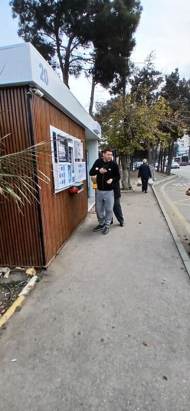 Temiz ofis icareye verilir,Xirdalanda at heykeli terefde dayanacaga — 2