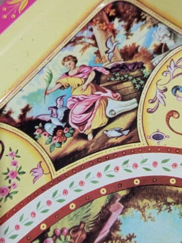 resim eseri: Bu, üzərində klassik rəsm əsərlərindən ilhamlanmış naxışlar olan — 8