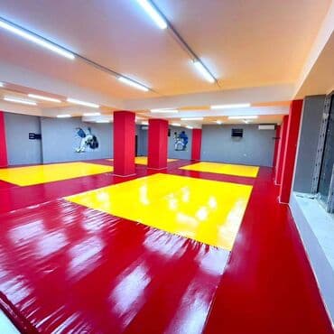 разин: Sabunçu rayonu, Razindən Qaraçuxura gedən ana yolun üstündə,Zal yeni — 1