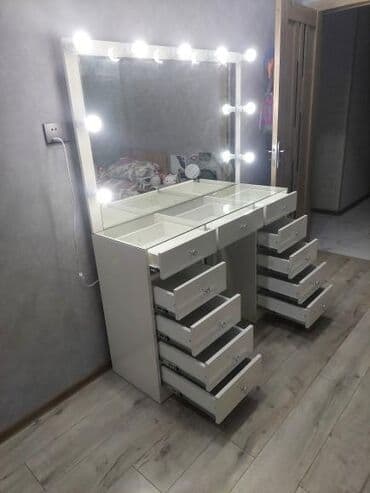 bərbər guzgusu: Yeni, Makiyaj üçün masa, Güzgülü — 5