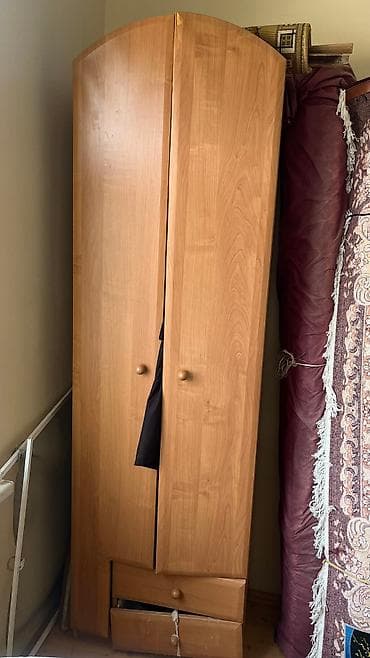 2ci el taxtlar: 1987 ci ilin Macarıstan istehsalı olan dolablar, bir yerdə aldığı — 6