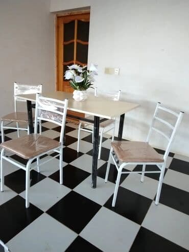 oturacaqlarin uzlenmesi: Mətbəx üçün, Açılmayan, Kvadrat masa, 4 stul — 4