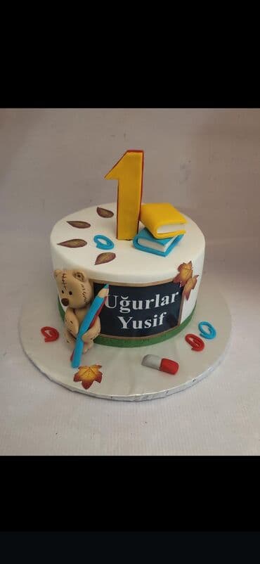 5 yas tortu: Xüsusi dizayn tortlar - Tema və dekor: Dəniz mövzulu incə kremli tort — 3