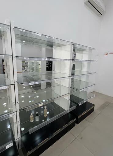 vitrin asilqani: Magaza ucun vitrinler hundurluk 1.50 en 090 sm. Divar vitrinleri ise — 3