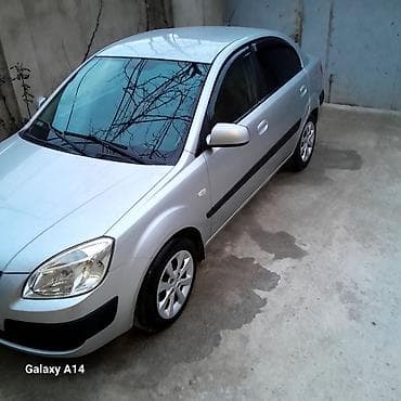 Kia Rio: 1.5 l | 2006 il Sedan