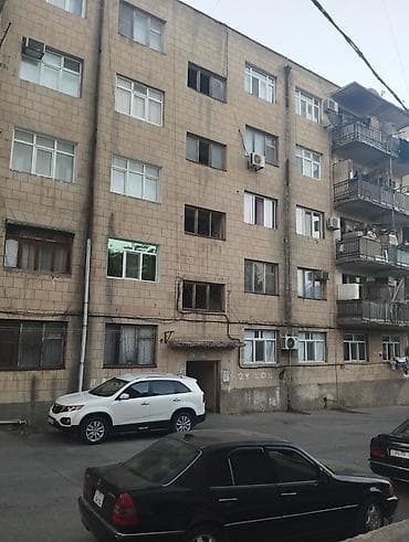 1 otaqli kohne binada ev: 1 otaqlı mənzil – Köhnə tikili - Binanın növü: 5 mərtəbəli daş bina - — 1