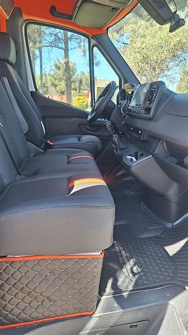 sprinter satisi: Mercedes-Benz Sprinter mikroavtobus Xüsusiyyətlər: - Uzun baza — 7