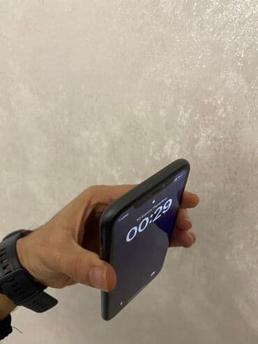 ipjone 11: IPhone 11, Qara, Face ID — 5