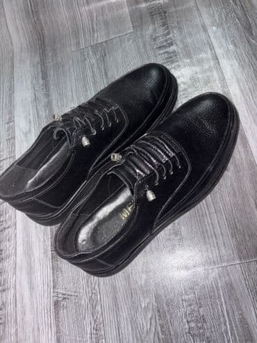 qizil komplekt qiymetleri: Məhsul: Kişi ayaqqabısı - Rəng: Qara - Üst material: Teksturalı dəri — 3