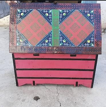ikinci əl saatlar: Taxta əl işı – naxışlı sandıq - Material: massiv taxta, əl ilə — 3