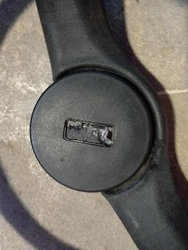 Avtomobil sükan çarxı - 3-şüalı klassik dizayn - Material: sərt