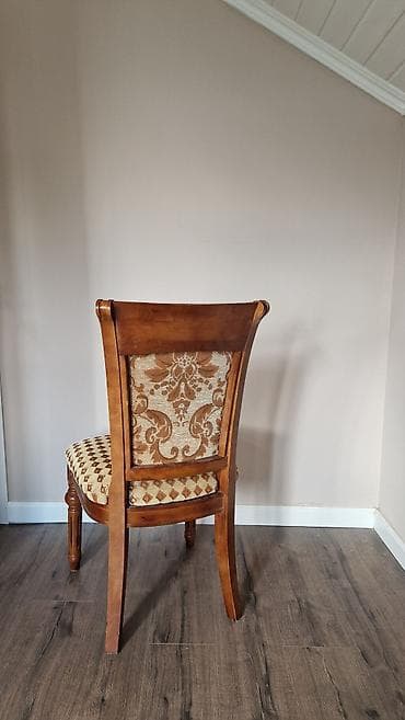 Qonaq otağı üçün, İşlənmiş, Açılan, Dördbucaq masa, 8 stul lalafo.az -da Qonaq otağı üçün, İşlənmiş, Açılan, Dördbucaq masa, 8 stul