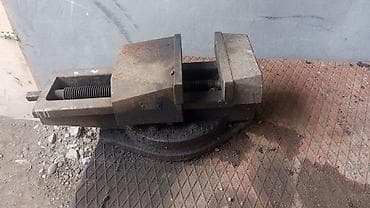 Ağır xidmət üçün metallardan hazırlanmış dəzgah və sancaqlı sıxacaq