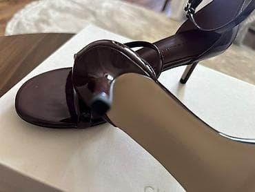 Босоножки, сандалии, шлепанцы: Charles&Keith, Размер: 37, Новый — 4
