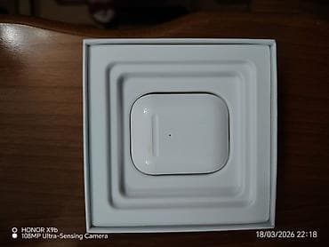 iphone se 4 price: Təzədir. Zaryatqani ela saxliyir. Apple AirPods (simli/Lightning şarj — 2