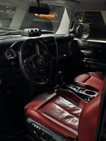 işlənmiş oturacaqlar: Toyota FJ Cruiser: 4 l | 2006 il Ofrouder/SUV — 4