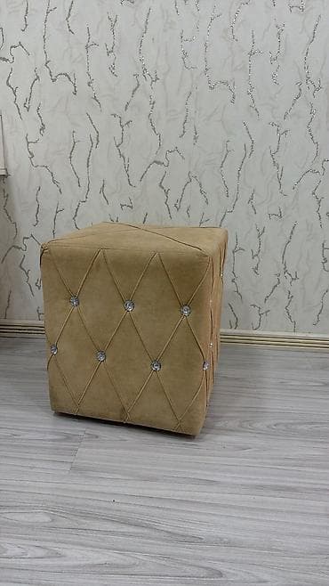 Kvadrat puff/oturacaq - Dizayn: Kapitone tikişli, romb naxışlı səth;