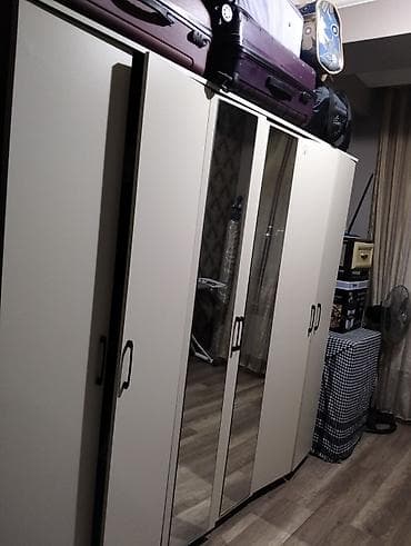 Geniş həcmli 5 qapılı paltar dolabı - Rəng: krem (açıq bej), qara — 9