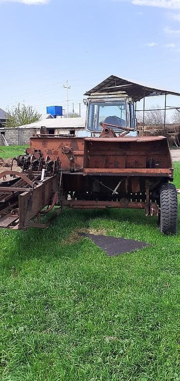 traxtır satışı: MTZ Belarus traktoru və arxa qoşulan saman yığan/pressləyən avadanlıq — 3