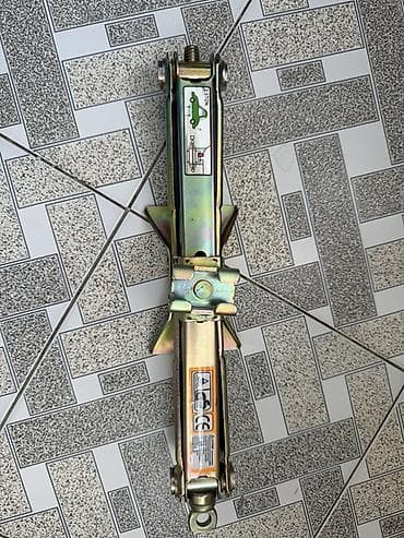 Avtomobil üçün “qayçı” tipli domkrat - Tip: Mexaniki qayçı domkrat