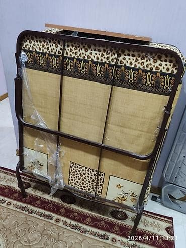 ütü stulu: Klassik üslubda ofis/iş masası + yığılan tək nəfərlik çarpayı + ütü — 2