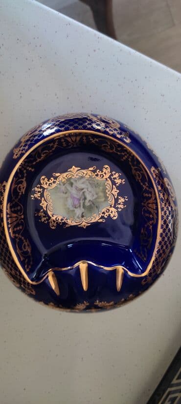 servant qablari: Kulqabi yenidir,cexiya istehsali. Ishlenmeyib. Ele servantda qalib — 1