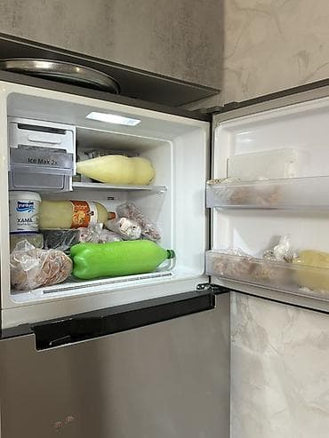 Кухонные вытяжки: Б/у 2 двери Samsung Холодильник Продажа, цвет - Серебристый, С колесиками — 2