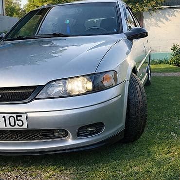 Opel Vectra: 1.6 l | Universal