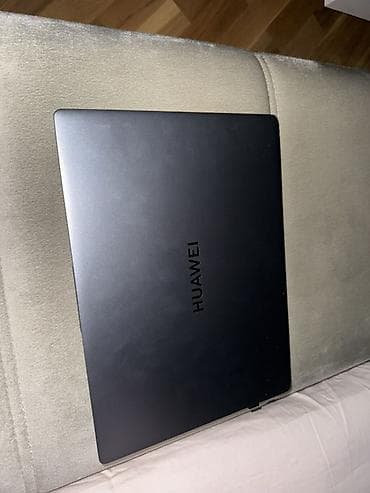 Huawei noutbuk - Seriya: Huawei MateBook (şassi – qara/alüminium