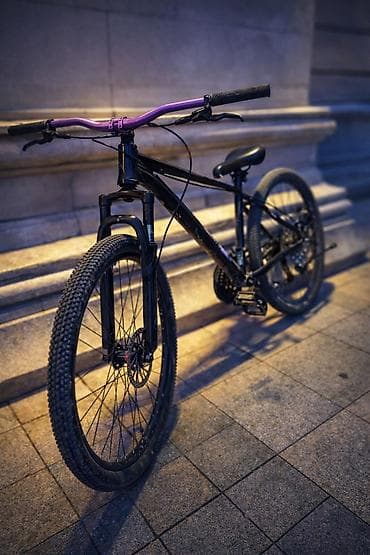 velosiped dinamosu: Dağ/şəhər hibrid velosipedi - Rəng: qara gövdə, bənövşəyi sükan - — 1