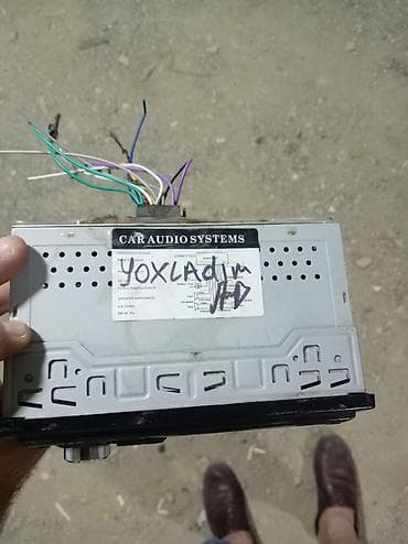 radio usb bluetooth: Avtomobil maqnitolası – 1 DIN ölçü Xüsusiyyətlər: - Ön paneldə USB — 3