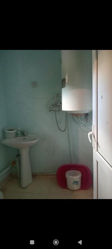Bir otaqlı obşi heyet evidir.hamam kuxna içəridə.azadliq inqilabın