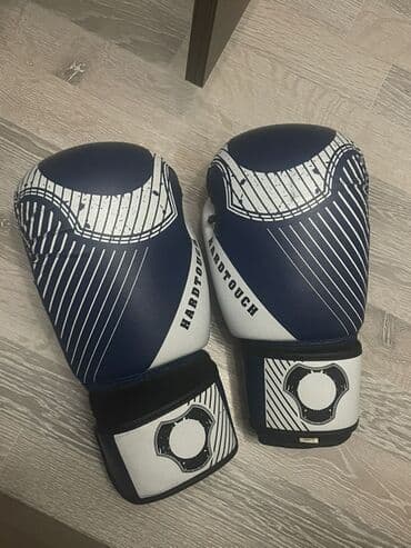 Boks əlcəyi Yaxşı vəziyyətdədir Ələ rahat oturur nəfəs alır əli lalafo.az -da Boks əlcəyi Yaxşı vəziyyətdədir Ələ rahat oturur nəfəs alır əli