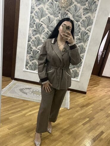 Qadın kostyum dəsti – jaket və şalvar Ölçü.46 - Rəng: qəhvəyi/boz