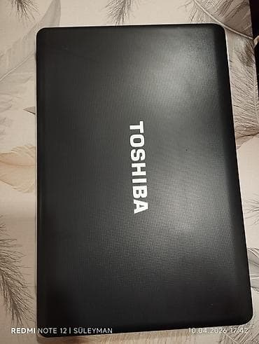 internet sputnik: Toshiba Satellite noutbuk - Ekran: 15.6" (parlaq panel) - Prosessor — 3