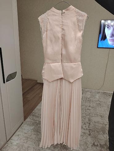 Zərif pudra rəngində ziyafət donu -200 manata alinib. Bir defe oz — 2