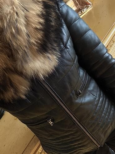 Qadınlar üçün qara dəri kürk yaxalı qış gödəkçə - Material: yumşaq lalafo.az -da Qadınlar üçün qara dəri kürk yaxalı qış gödəkçə - Material: yumşaq