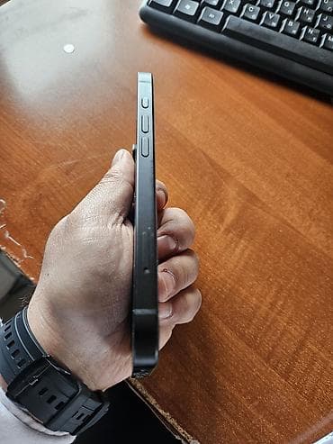 iphone se 2: IPhone 16e, 128 GB, Midnight — 2